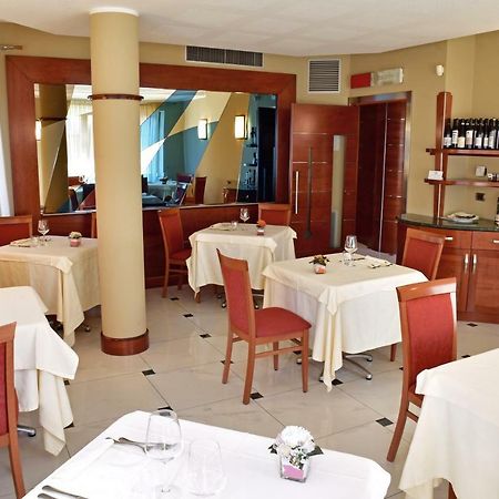 Albergo Ristorante San Marco カルマニョーラ エクステリア 写真