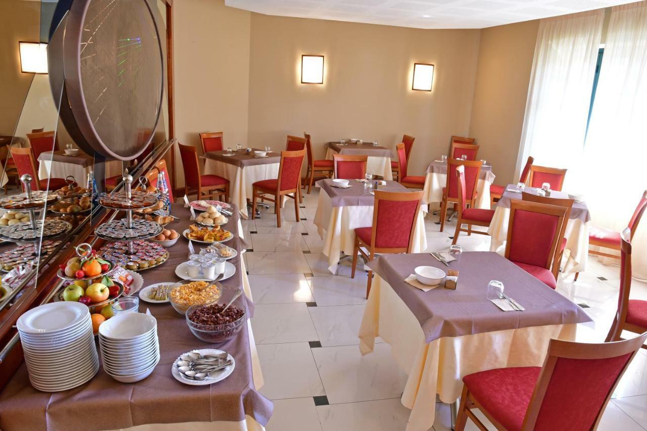 Albergo Ristorante San Marco カルマニョーラ エクステリア 写真