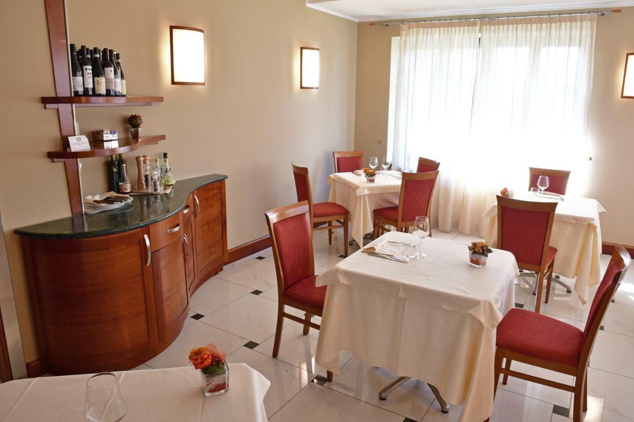 Albergo Ristorante San Marco カルマニョーラ エクステリア 写真