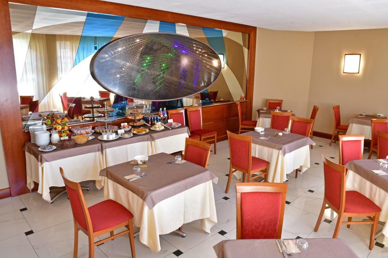 Albergo Ristorante San Marco カルマニョーラ エクステリア 写真